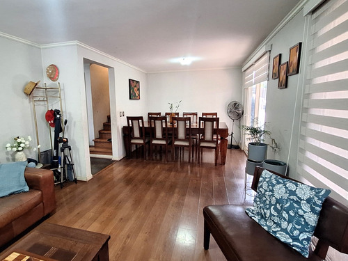 Casa Aislada 3 Pisos En Condominio. 3d+3b Cod. 41095