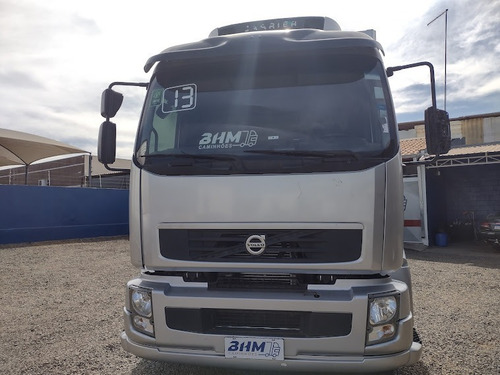 Imagem 5 de 15 de Caminhão Truck Vm 270 Impecável 2013