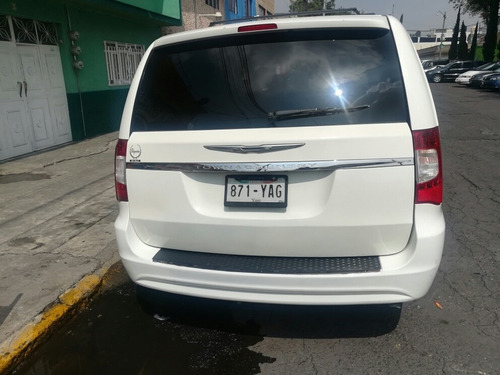 Imagen 7 de 15 de Chrysler Town & Country 2012 3.6 Lx Mt