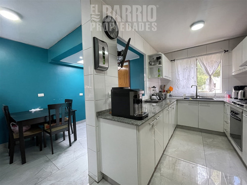Casa En Venta De 3 Dorm. En Chicureo