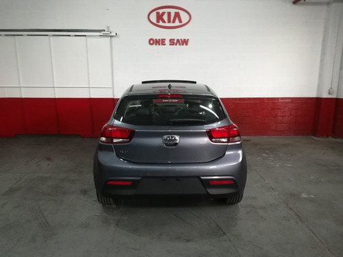 Imagen 12 de 21 de Kia Rio 2022 Sx At