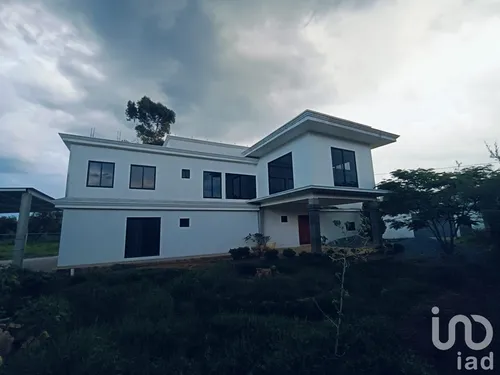 Venta Casa 5 Ambientes Yerbabuena