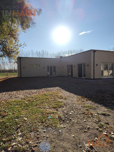 Chacra Con Casa A Estrenar, Galpon Y Pileta - Sobre Ruta 65 -