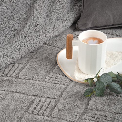 Frazada Bitono King Alcoyana Doble De Corderito Jacquard Color Polonia Camel