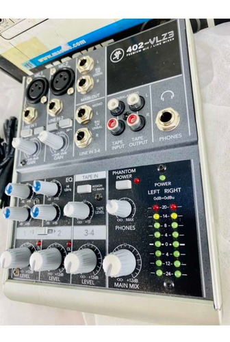Mixer Analógico De 4 Canais Mackie - 402 Vlz3 Mostruário