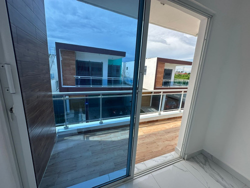 Se Renta Casa Con Piscina En San Isidro Prado Oriental