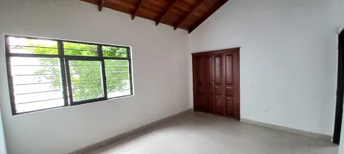 Local Santa Isabel De Hungria