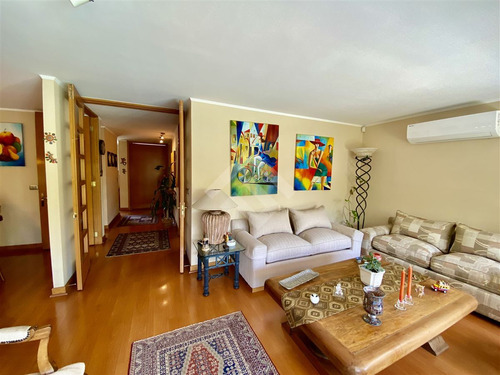 Casa En Venta De 4 Dorm. En La Reina