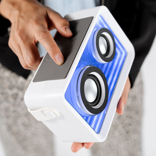 Bocina Inalámbrica Con Centro De Carga Para Celular Loopstar