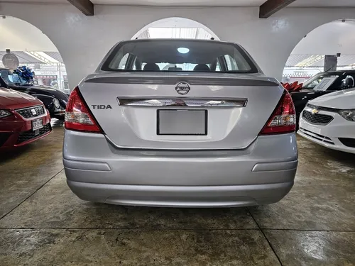 Nissan Tiida 1.8 Advance Sedan Mt