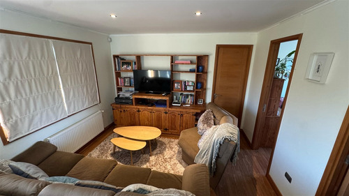 Impecable En Venta De 5 Dorm. En Curicó