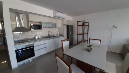 Imagen 5 de 16 de Apartamento En Primera Fila Frente Al Mar.