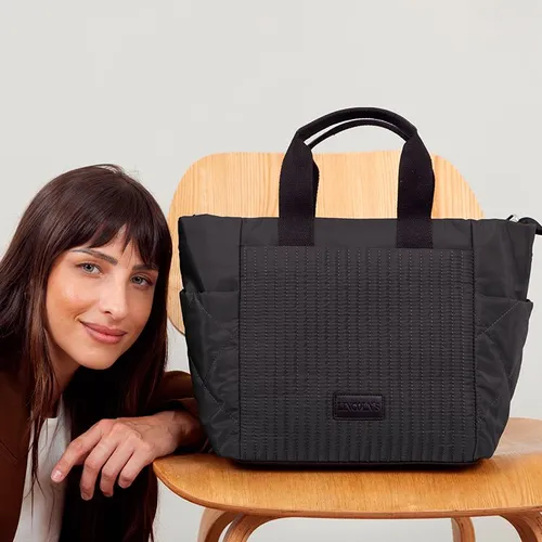 Cartera Estilo Bolso Capitoneada Incluye Correa Lincolns Negro