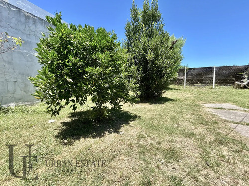 Venta Casa 3 Dormitorios Con Terreno Amplio, En Pando