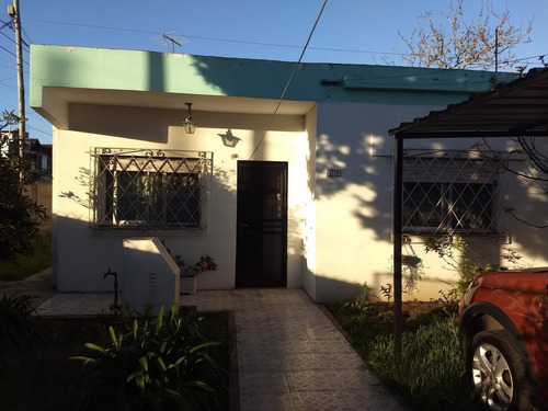 Imagen 2 de 11 de Casa - Isidro Casanova