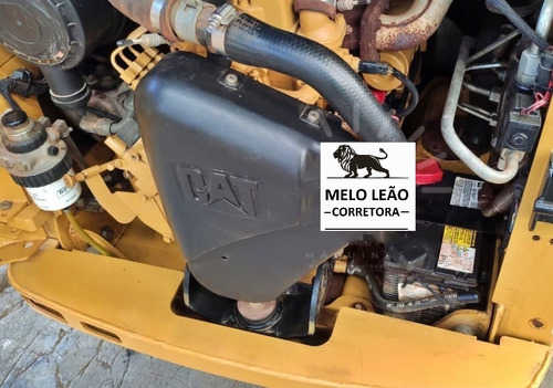 Imagem 3 de 7 de Mini Carregadeira Caterpillar 216 B3 - Ano 2015