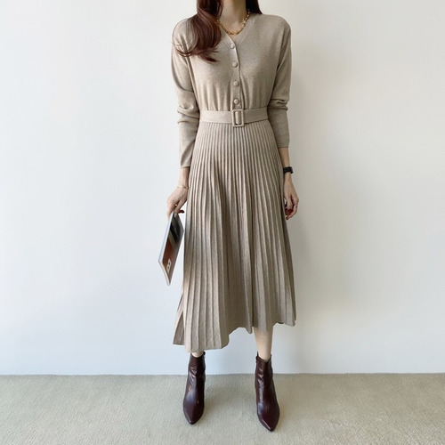 Vestido De Punto Con Cinturón Y Cuello De Pico