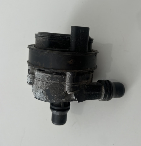 Bomba Auxiliar Mercedes C300 2020 A0005004386 (Usado)