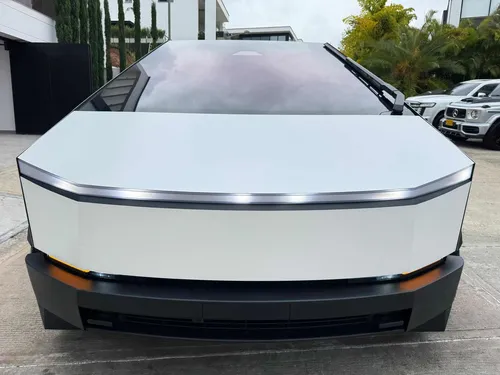 Tesla Cybertruck Foundation Series 4x4 2024