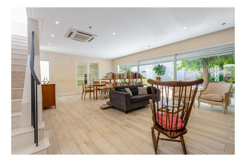 Imagen 2 de 30 de Exclusiva Casa En Venta En Villa Pueyrredon