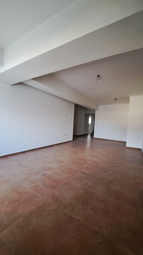 Sk Ofrece Estupendo Y Amplio Apartamento En Obra Blanca Con Terraza Res. San Gabriel Basé Aragua Maracay - Aragua