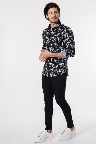 Imagen 2 de 5 de Camisa Tascani Amarita Negro Hombre