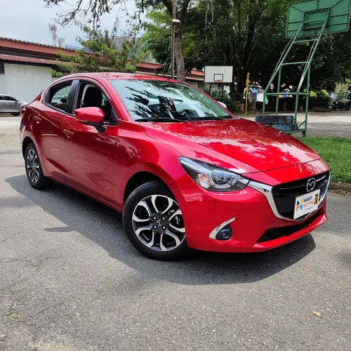 Mazda 2 GRAND TOURING LX SEDAN