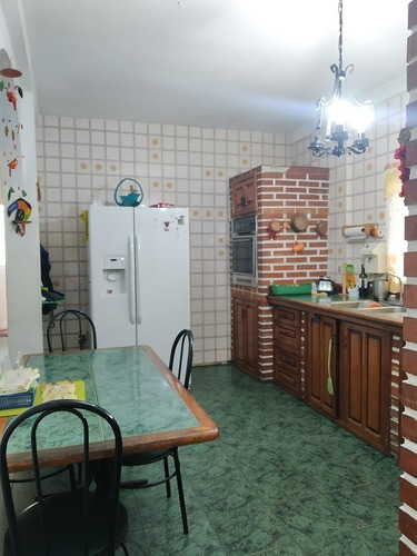 Vendo Casa De 350 M2 - Ref. 55.000 San Antonio De Los Altos