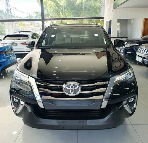 Imagem 2 de 15 de Toyota Hilux Sw4 2.8 Srx Diamond 4x4 7 Lugares 16v Turbo