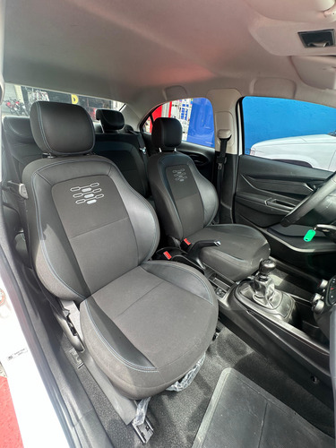 Chevrolet Onix plus Black Editions 1.0 8v FLEX