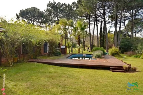 Vendo Casa 4 Dormitorios, Terreno 3.000 M2, Piscina, En Brava, Punta Del Este