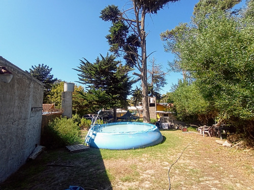 Vendo Dos Casas En Villa Gesell A 4 Cuadras Del Mar Y 3 Del