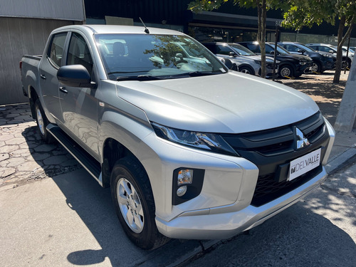 Mitsubishi L200 2.4 Work Cr 4X2