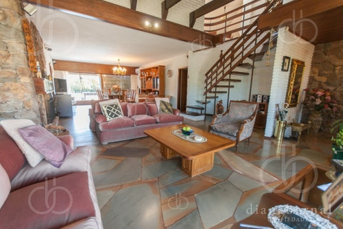 Punta Del Este, Casa En Mansa, 4 Dormitorios Y Piscina. - Ref: 43552