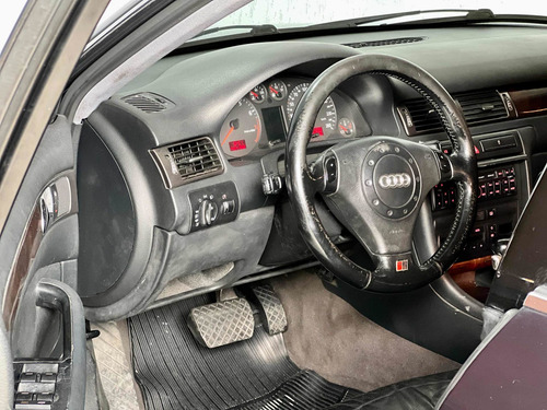 Imagem 10 de 11 de Audi A6 2.8 V6 30v