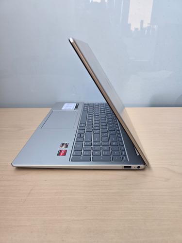 Laptop Hp Ryzen 3 8 Ram 512 Ssd 15.6 Teclado Numerico W11 Dorado (Reacondicionado)