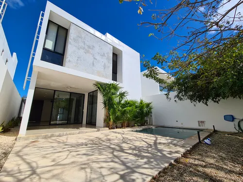 Casa En Renta De 3 Recámaras Y Piscina En Privada San José Tulipanes
