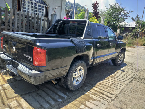 Dodge Dakota Slt Crew Cab 4x2 At
