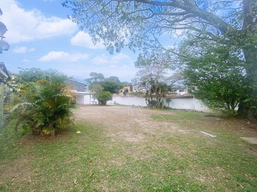 Imagen 10 de 11 de Cf. Se Vende Casa En Urbanización Altos De Pirineos