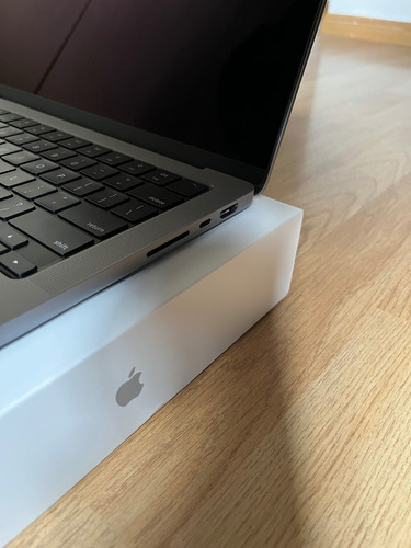 Macbook Pro 14 Inch, 16gb, 512gb Ssd, Chip M2 Pro Plateado (Usado)