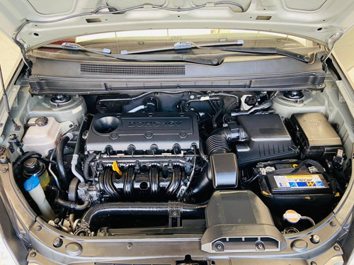 Kia Carens 2.0 Ex 16v Gasolina 4p Automático