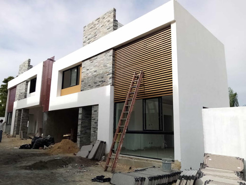 Proyecto De Townhouses En Altos De A. H. 2 A Estrenar