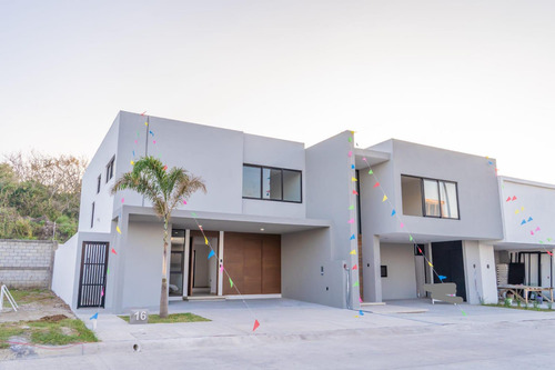 Lomas Del Dorado Casa En Venta Con Amplio Jardín Y Bonitos Acabados