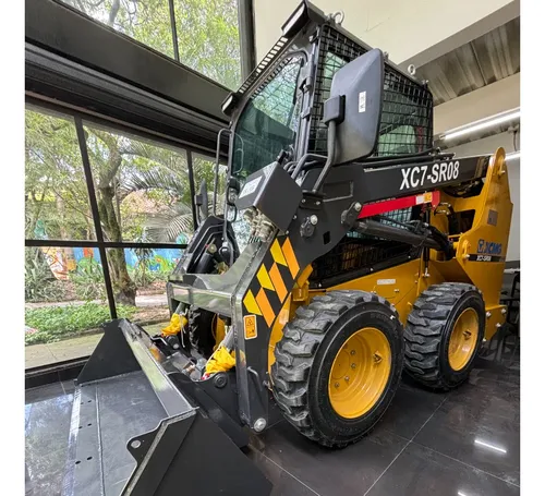 Mini Cargador Xc7-sb08 | Marca Xcmg | Tipo Bobcat