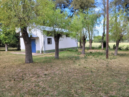 Scasa Quinta En Venta, Barrio Abadia San Benito