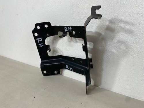 Soporte Defensa Chevrolet Silverado 2014 2015 Der Lateral (Usado)