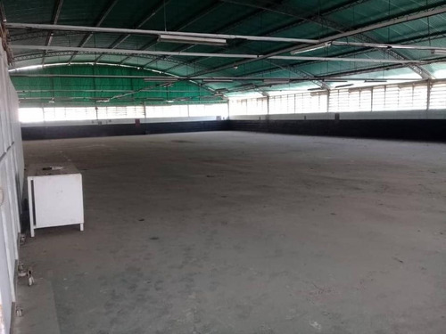 Imagen 2 de 7 de Piso Industrial En Alquiler - Urb La Yaguara