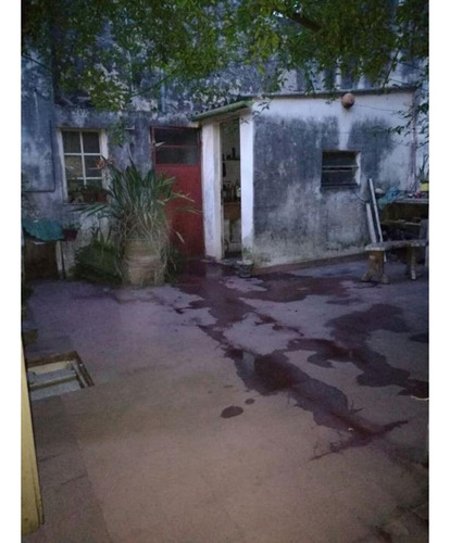 Casa En Excelente Ubicacion Acepta Permuta !!!!!