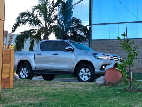 Toyota Hilux 2017 Srv Pack 2.8 Manual 4x2 Con Cuero !