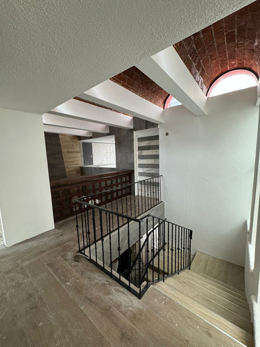 Casa Con Uso De Suelo Comercial De 290m2 En División Del Norte